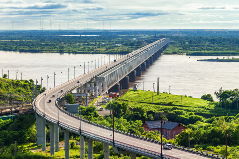 Khabarovsk Bridge crosses Amur